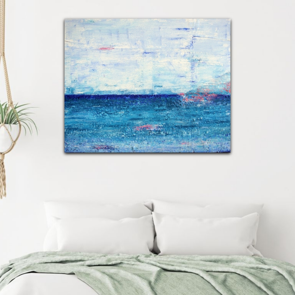 Abstract schilderij Zee van vrijheid boven lichtgroen bed - Marloes van Zoelen