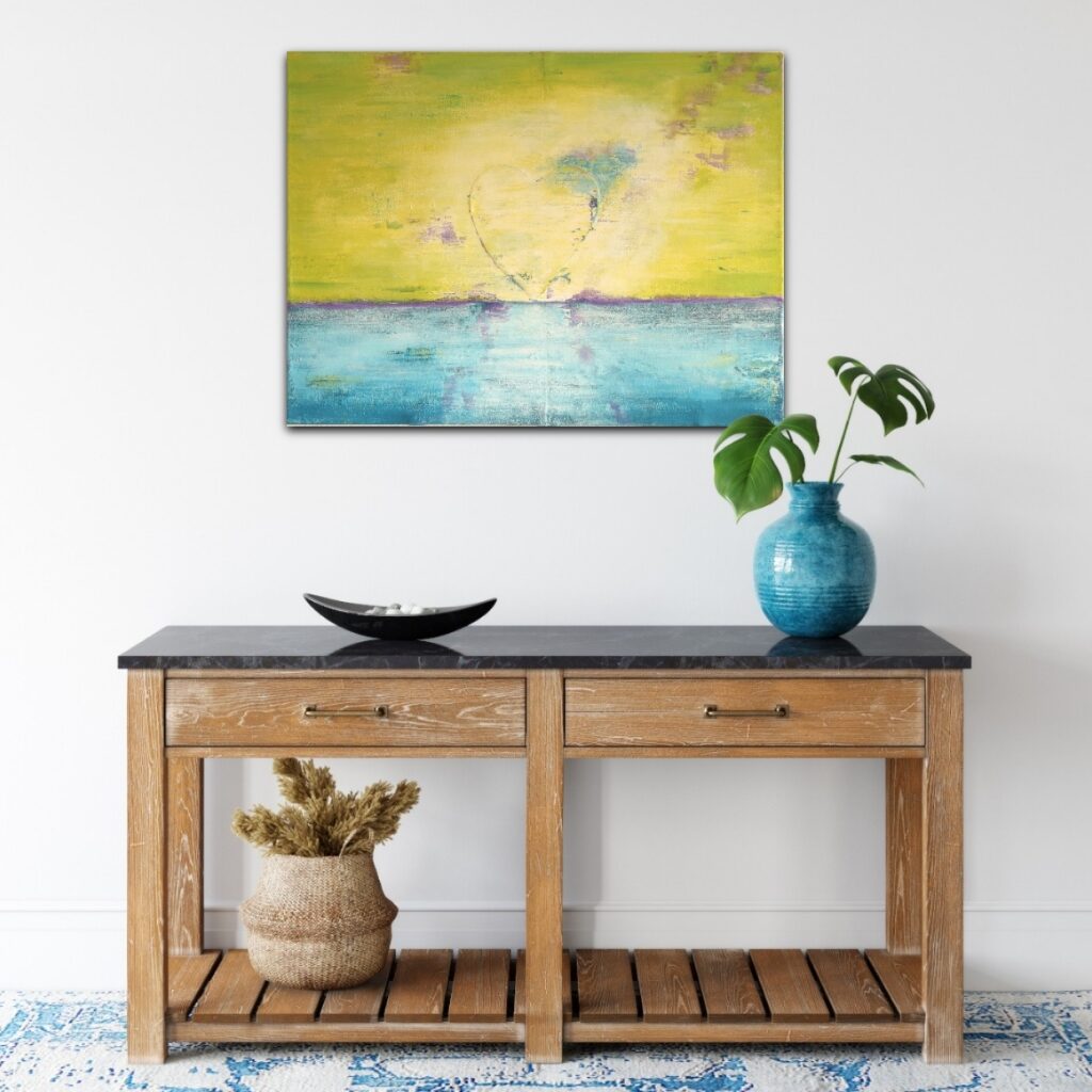 Schilderij op maat Zee van geluk boven houten sidetable - Marloes van Zoelen